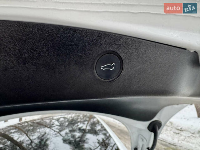 Білий Тесла Модель 3, об'ємом двигуна 0 л та пробігом 89 тис. км за 22000 $, фото 29 на Automoto.ua