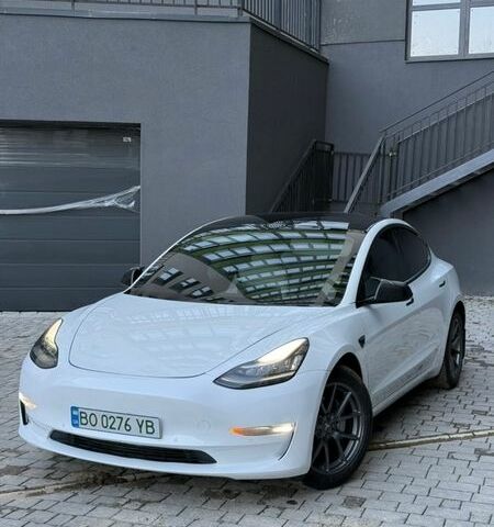 Білий Тесла Модель 3, об'ємом двигуна 0 л та пробігом 149 тис. км за 17200 $, фото 2 на Automoto.ua