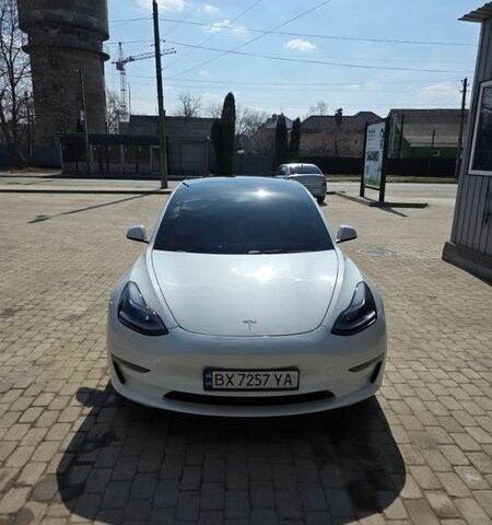 Белый Тесла Модель 3, объемом двигателя 0 л и пробегом 100 тыс. км за 17800 $, фото 2 на Automoto.ua