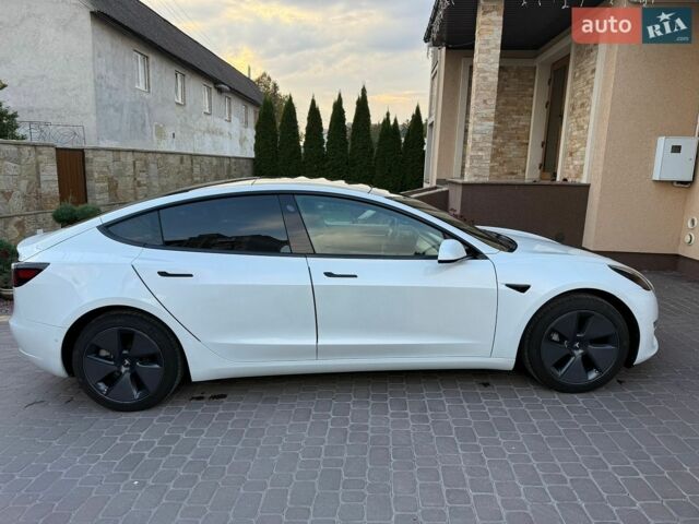 Белый Тесла Модель 3, объемом двигателя 0 л и пробегом 99 тыс. км за 23500 $, фото 22 на Automoto.ua