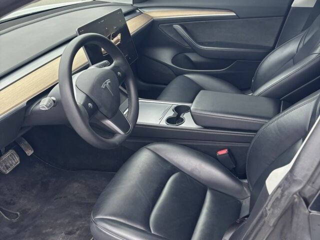 Білий Тесла Модель 3, об'ємом двигуна 0 л та пробігом 76 тис. км за 16700 $, фото 10 на Automoto.ua