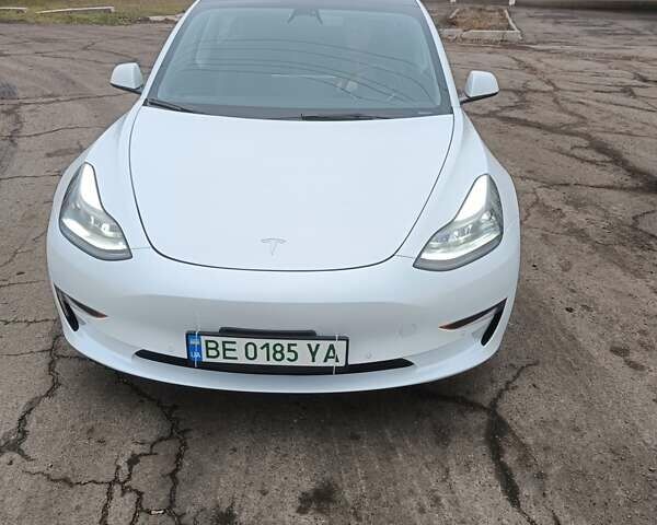 Белый Тесла Модель 3, объемом двигателя 0 л и пробегом 79 тыс. км за 18999 $, фото 9 на Automoto.ua