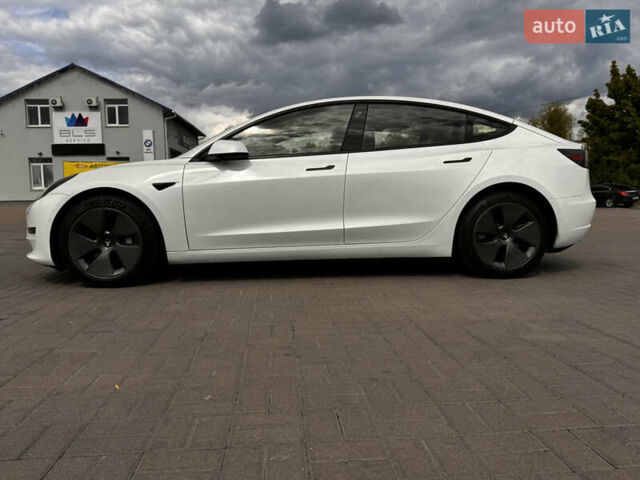 Белый Тесла Модель 3, объемом двигателя 0 л и пробегом 64 тыс. км за 22500 $, фото 2 на Automoto.ua