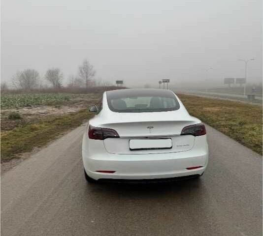 Тесла Модель 3 2022 в Киеве на Automoto.ua Белый Тесла Модель 3, объемом двигателя 0 л и пробегом 76 тыс. км за 12700 $, фото 4 на Automoto.ua