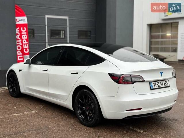Білий Тесла Модель 3, об'ємом двигуна 0 л та пробігом 117 тис. км за 20999 $, фото 7 на Automoto.ua