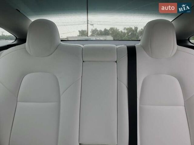 Белый Тесла Модель 3, объемом двигателя 0 л и пробегом 25 тыс. км за 11550 $, фото 11 на Automoto.ua