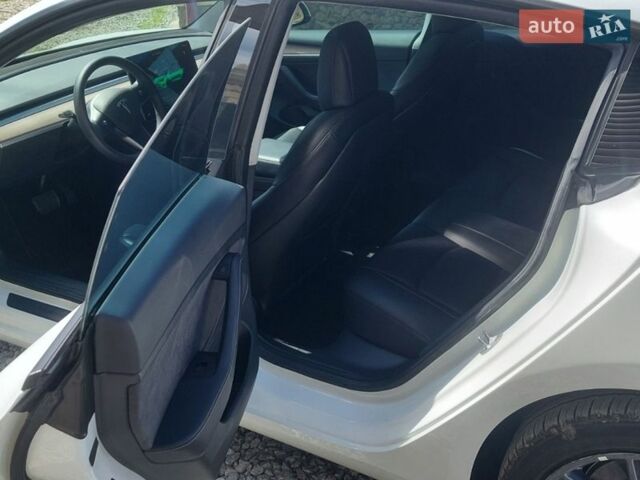 Белый Тесла Модель 3, объемом двигателя 0 л и пробегом 43 тыс. км за 21499 $, фото 13 на Automoto.ua