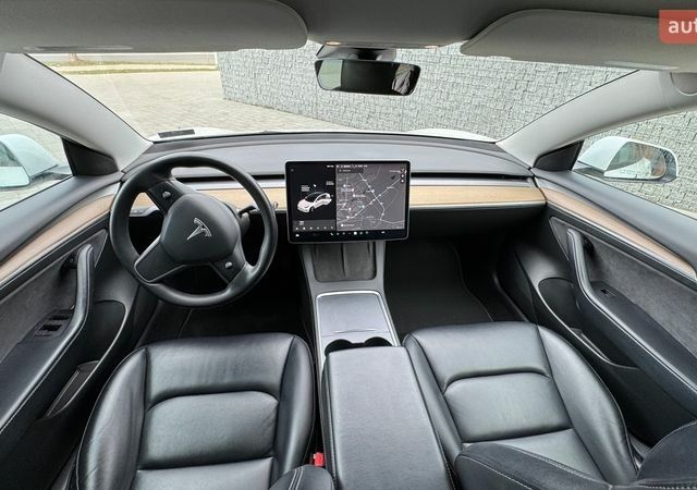 Белый Тесла Модель 3, объемом двигателя 0 л и пробегом 130 тыс. км за 18499 $, фото 56 на Automoto.ua