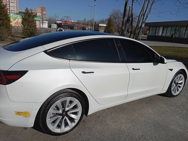 Белый Тесла Модель 3, объемом двигателя 0 л и пробегом 56 тыс. км за 24500 $, фото 3 на Automoto.ua