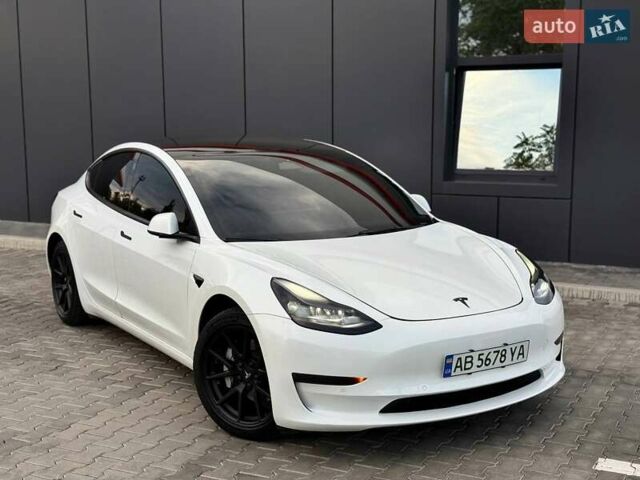 Белый Тесла Модель 3, объемом двигателя 0 л и пробегом 70 тыс. км за 22999 $, фото 2 на Automoto.ua
