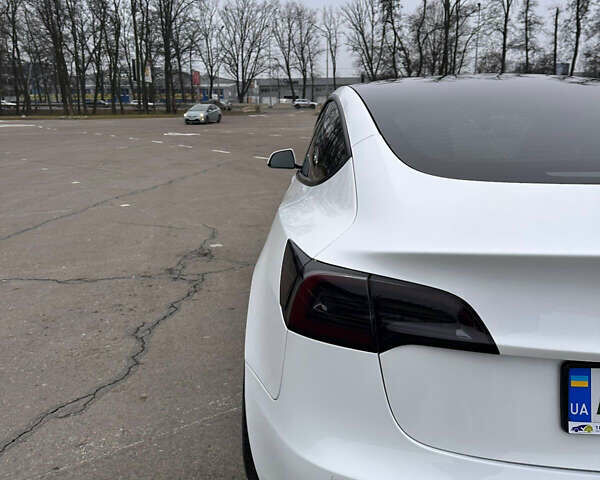 Белый Тесла Модель 3, объемом двигателя 0 л и пробегом 81 тыс. км за 21000 $, фото 9 на Automoto.ua