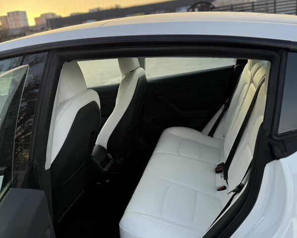 Белый Тесла Модель 3, объемом двигателя 0 л и пробегом 77 тыс. км за 25000 $, фото 18 на Automoto.ua