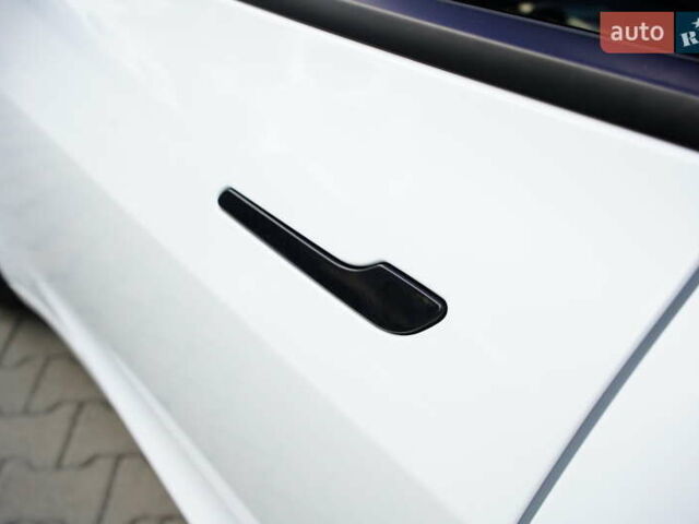 Білий Тесла Модель 3, об'ємом двигуна 0 л та пробігом 33 тис. км за 20700 $, фото 11 на Automoto.ua
