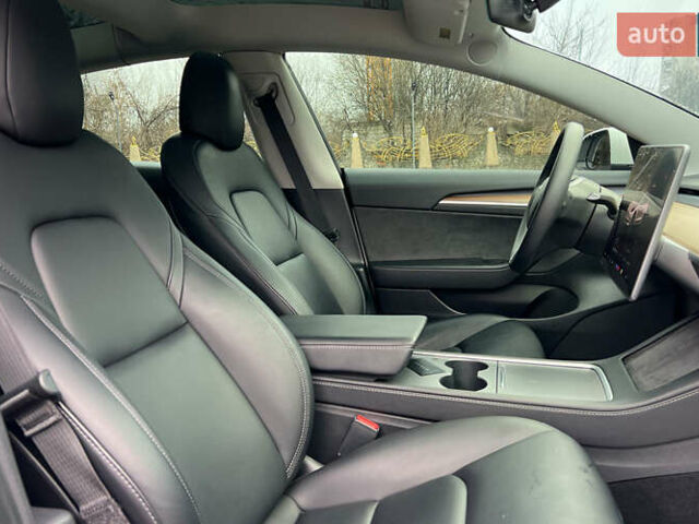 Білий Тесла Модель 3, об'ємом двигуна 0 л та пробігом 33 тис. км за 21300 $, фото 18 на Automoto.ua