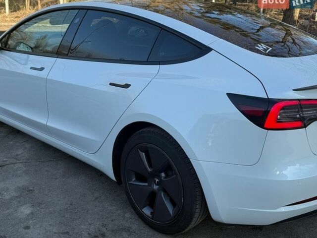 Белый Тесла Модель 3, объемом двигателя 0 л и пробегом 49 тыс. км за 25200 $, фото 6 на Automoto.ua