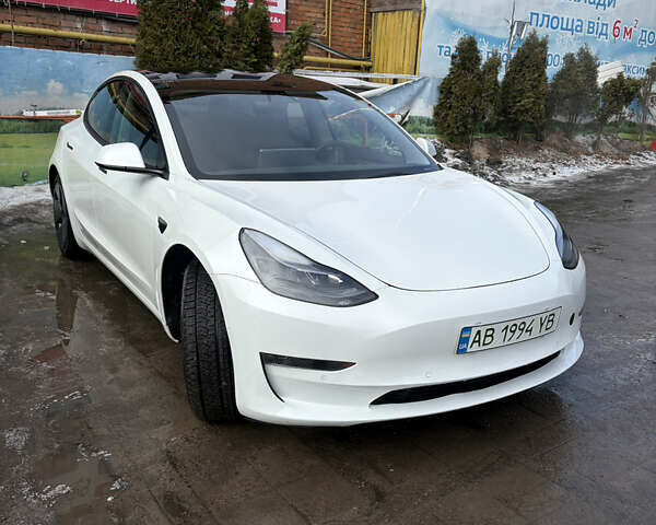 Білий Тесла Модель 3, об'ємом двигуна 0 л та пробігом 58 тис. км за 21000 $, фото 1 на Automoto.ua