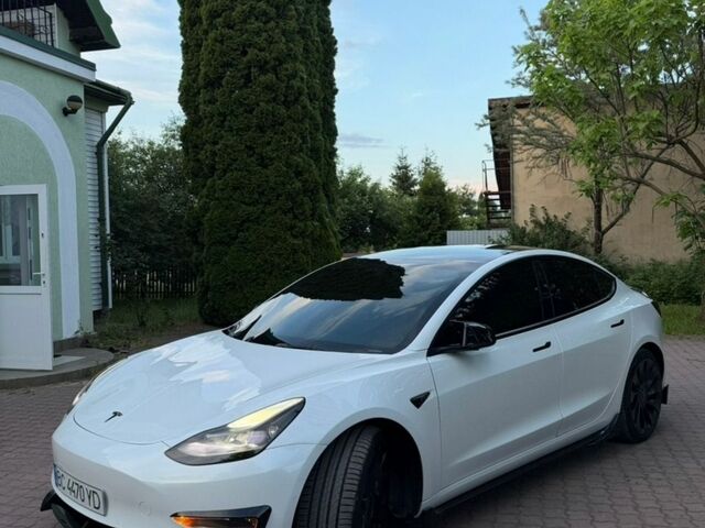Белый Тесла Модель 3, объемом двигателя 0 л и пробегом 54 тыс. км за 27999 $, фото 1 на Automoto.ua