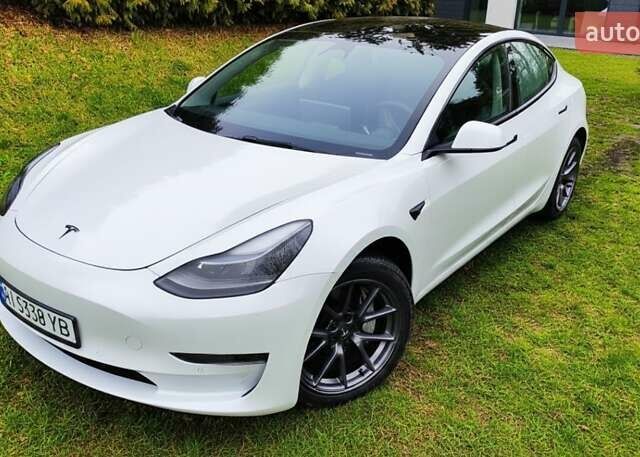 Білий Тесла Модель 3, об'ємом двигуна 0 л та пробігом 58 тис. км за 23500 $, фото 3 на Automoto.ua