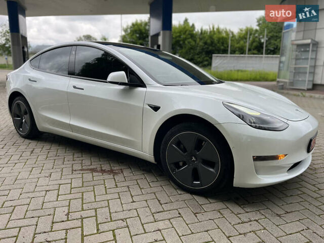 Білий Тесла Модель 3, об'ємом двигуна 0 л та пробігом 76 тис. км за 20500 $, фото 2 на Automoto.ua