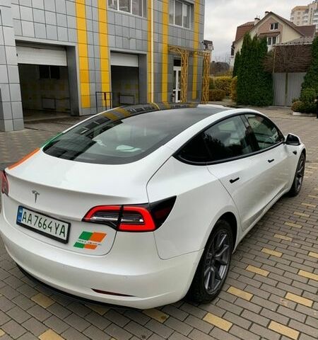 Білий Тесла Модель 3, об'ємом двигуна 0 л та пробігом 77 тис. км за 24000 $, фото 4 на Automoto.ua