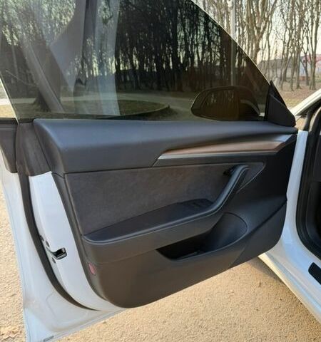 Белый Тесла Модель 3, объемом двигателя 0 л и пробегом 94 тыс. км за 21800 $, фото 50 на Automoto.ua