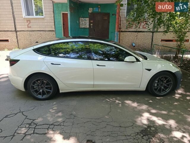 Белый Тесла Модель 3, объемом двигателя 0 л и пробегом 164 тыс. км за 19000 $, фото 2 на Automoto.ua