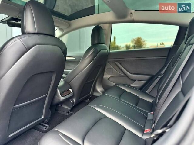 Белый Тесла Модель 3, объемом двигателя 0 л и пробегом 70 тыс. км за 22999 $, фото 30 на Automoto.ua