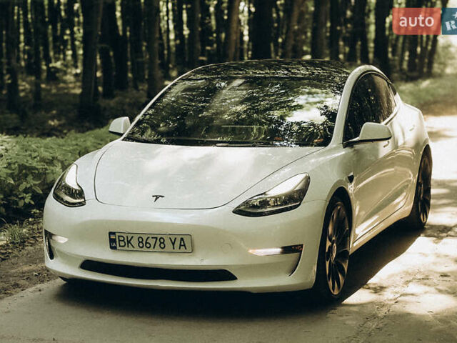 Белый Тесла Модель 3, объемом двигателя 0 л и пробегом 94 тыс. км за 25500 $, фото 5 на Automoto.ua