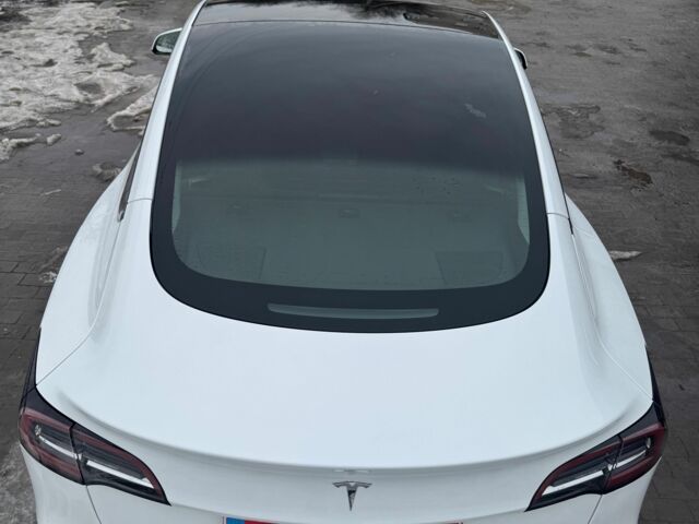 Белый Тесла Модель 3, объемом двигателя 0 л и пробегом 30 тыс. км за 25100 $, фото 11 на Automoto.ua