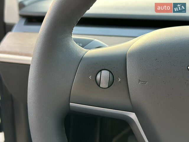 Белый Тесла Модель 3, объемом двигателя 0 л и пробегом 1 тыс. км за 37999 $, фото 69 на Automoto.ua