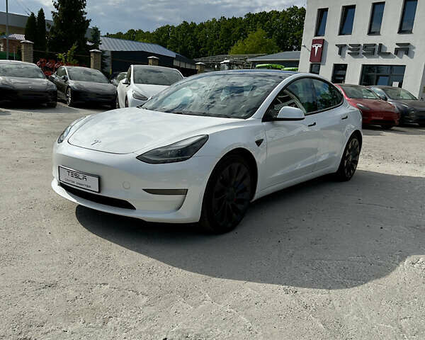 Белый Тесла Модель 3, объемом двигателя 0 л и пробегом 10 тыс. км за 27900 $, фото 4 на Automoto.ua