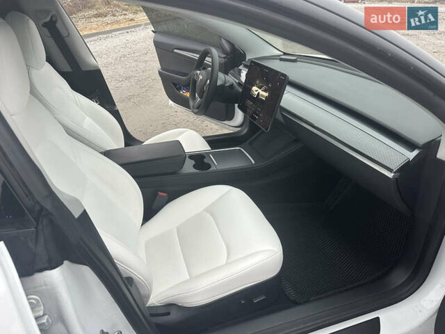 Белый Тесла Модель 3, объемом двигателя 0 л и пробегом 59 тыс. км за 22000 $, фото 18 на Automoto.ua