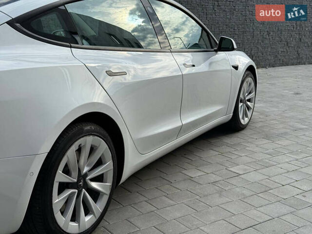 Белый Тесла Модель 3, объемом двигателя 0 л и пробегом 214 тыс. км за 16300 $, фото 6 на Automoto.ua
