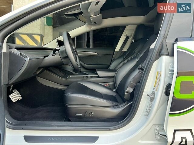 Белый Тесла Модель 3, объемом двигателя 0 л и пробегом 39 тыс. км за 24500 $, фото 28 на Automoto.ua