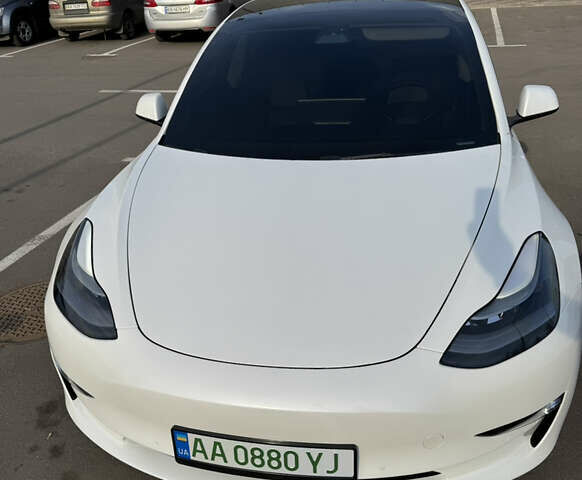 Білий Тесла Модель 3, об'ємом двигуна 0 л та пробігом 64 тис. км за 25990 $, фото 6 на Automoto.ua