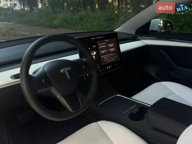 Білий Тесла Модель 3, об'ємом двигуна 0 л та пробігом 70 тис. км за 22000 $, фото 5 на Automoto.ua
