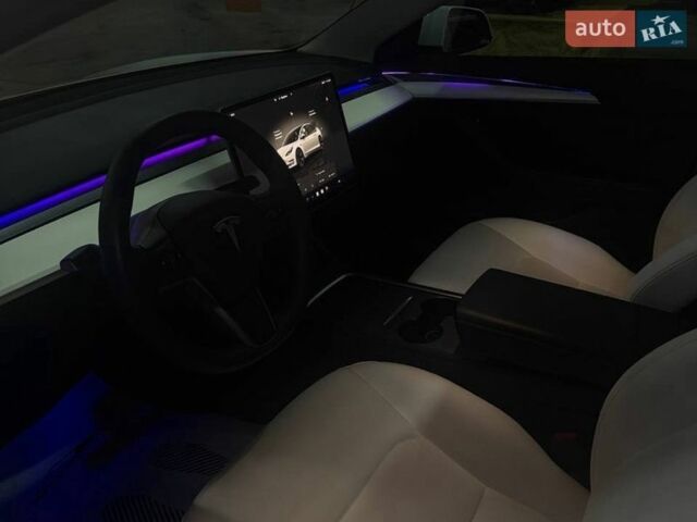 Білий Тесла Модель 3, об'ємом двигуна 0 л та пробігом 70 тис. км за 22000 $, фото 3 на Automoto.ua