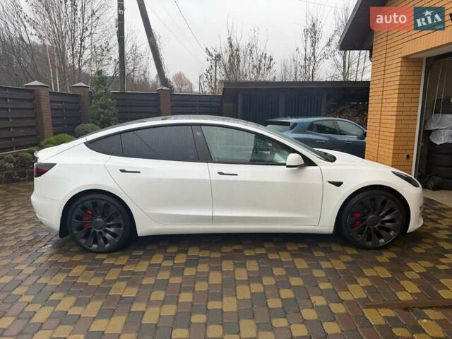 Белый Тесла Модель 3, объемом двигателя 0 л и пробегом 40 тыс. км за 25000 $, фото 2 на Automoto.ua