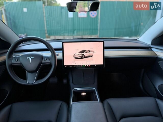 Белый Тесла Модель 3, объемом двигателя 0 л и пробегом 215 тыс. км за 19999 $, фото 45 на Automoto.ua