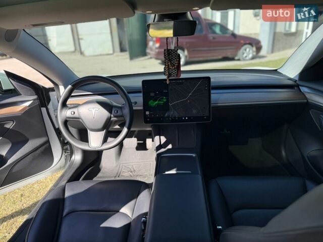 Білий Тесла Модель 3, об'ємом двигуна 0 л та пробігом 65 тис. км за 21000 $, фото 30 на Automoto.ua