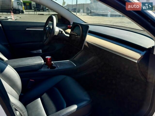 Білий Тесла Модель 3, об'ємом двигуна 0 л та пробігом 72 тис. км за 23000 $, фото 10 на Automoto.ua