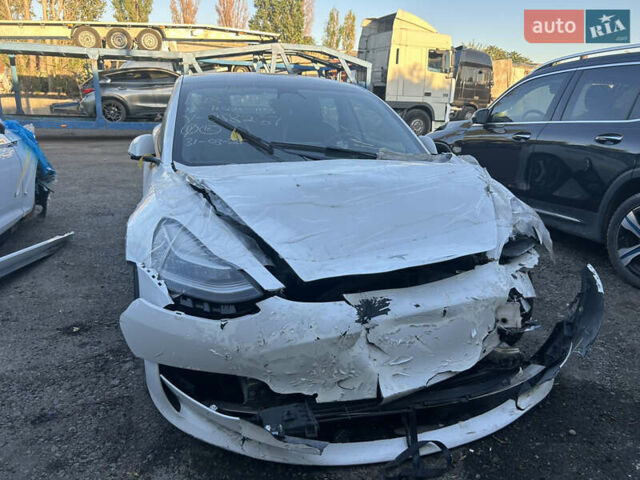 Белый Тесла Модель 3, объемом двигателя 0 л и пробегом 90 тыс. км за 13700 $, фото 4 на Automoto.ua