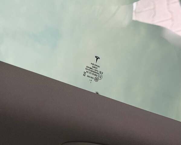 Белый Тесла Модель 3, объемом двигателя 0 л и пробегом 70 тыс. км за 22600 $, фото 38 на Automoto.ua