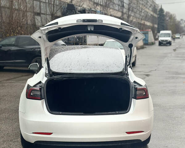 Білий Тесла Модель 3, об'ємом двигуна 0 л та пробігом 60 тис. км за 21000 $, фото 7 на Automoto.ua