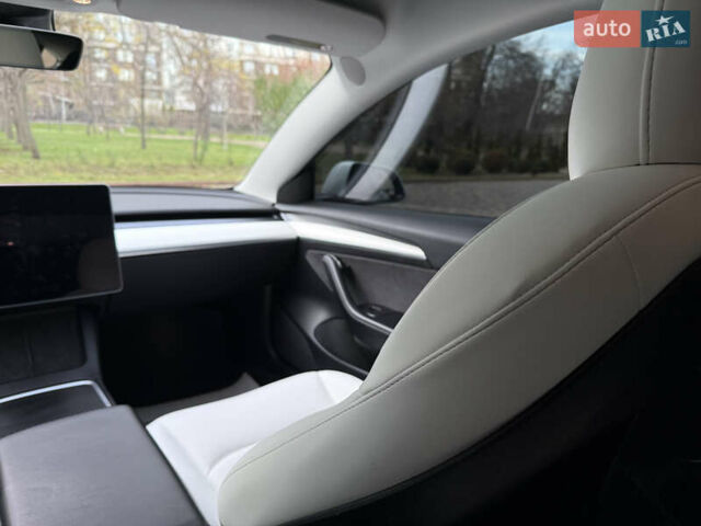 Белый Тесла Модель 3, объемом двигателя 0 л и пробегом 60 тыс. км за 22900 $, фото 29 на Automoto.ua