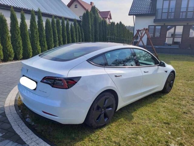 Белый Тесла Модель 3, объемом двигателя 0 л и пробегом 48 тыс. км за 12500 $, фото 1 на Automoto.ua