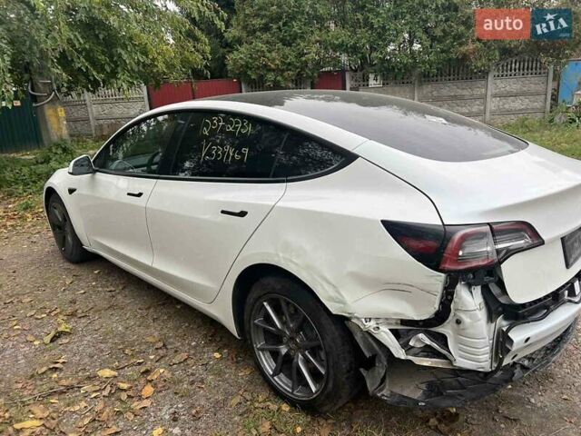 Тесла Модель 3 2022 в Киеве на Automoto.ua Белый Тесла Модель 3, объемом двигателя 0 л и пробегом 64 тыс. км за 14700 $, фото 4 на Automoto.ua