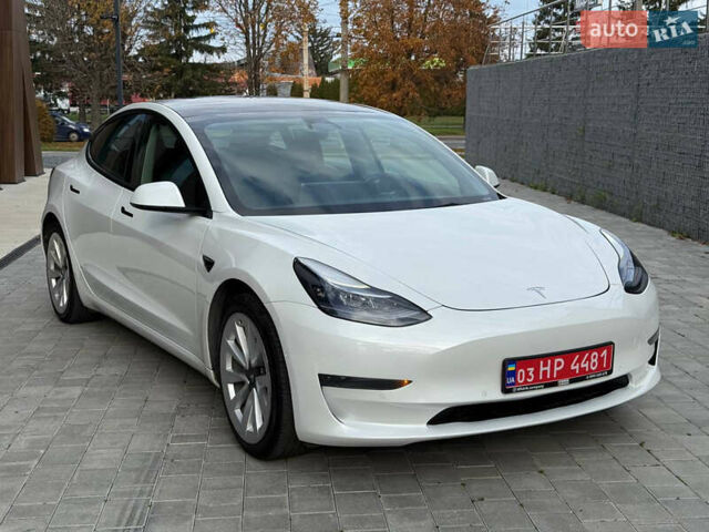 Белый Тесла Модель 3, объемом двигателя 0 л и пробегом 214 тыс. км за 16300 $, фото 2 на Automoto.ua