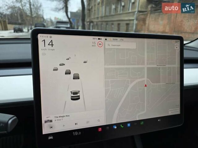 Белый Тесла Модель 3, объемом двигателя 0 л и пробегом 46 тыс. км за 24800 $, фото 25 на Automoto.ua
