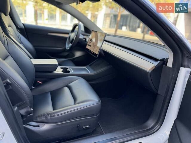Белый Тесла Модель 3, объемом двигателя 0 л и пробегом 105 тыс. км за 22200 $, фото 32 на Automoto.ua